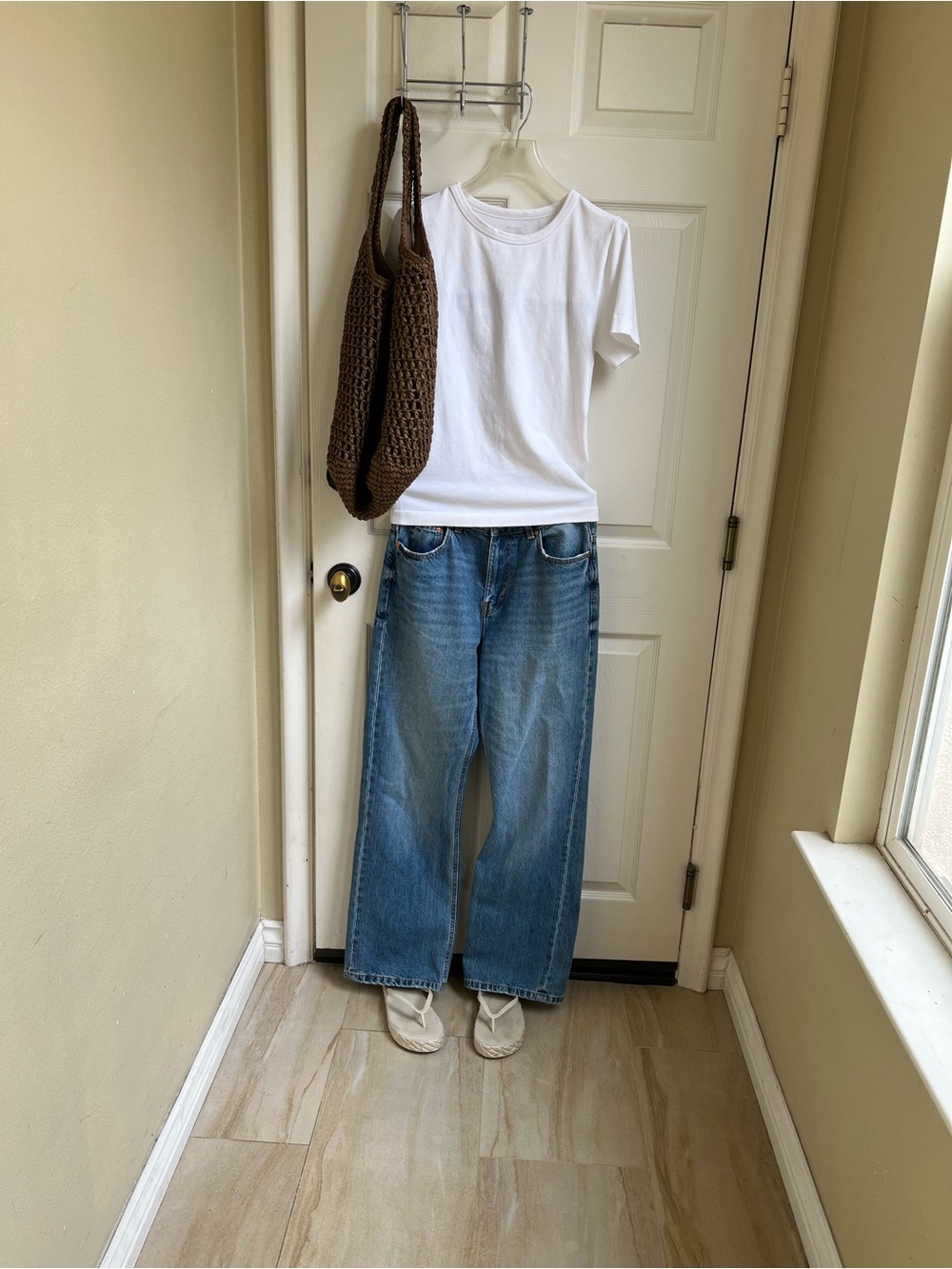 Zara Medium Blue Straight-Leg Jeans - Picture 9 of 9